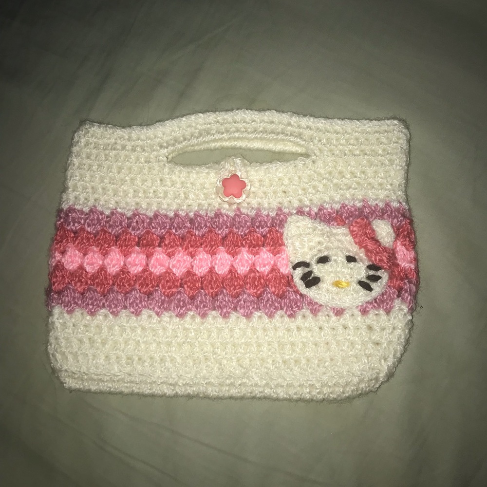 Hand crotchet hello kitty purse for little girl